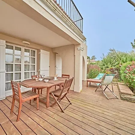 House 3 Bedrooms-3 Bathrooms-swimming Pool-tennis Сasa de vacaciones