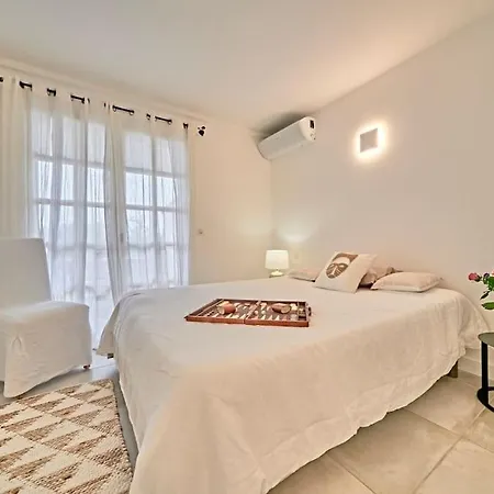 House 3 Bedrooms-3 Bathrooms-swimming Pool-tennis Сasa de vacaciones *